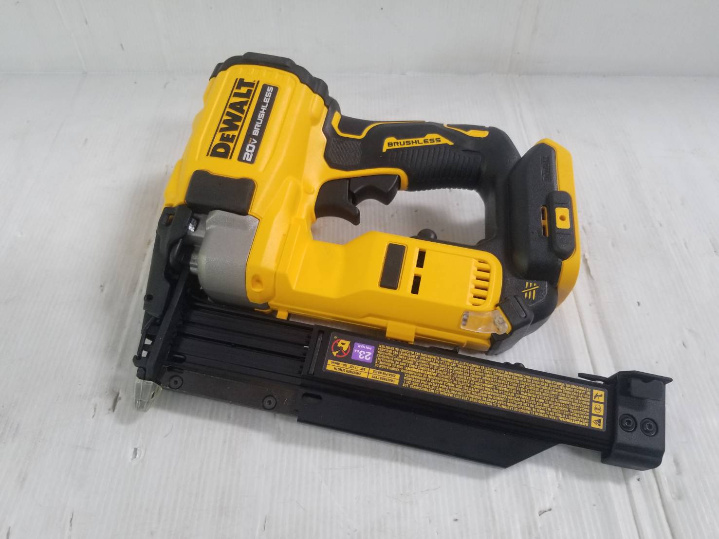 เครื่องยิงตะปู20V DCN623B DEWALT (ตะปูPIN)