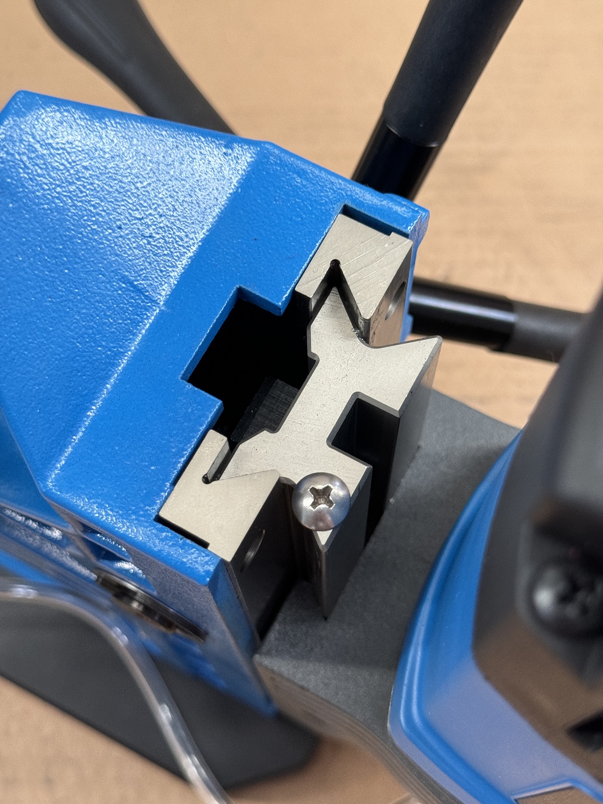 สว่านแท่น ฐานสูญญากาศ OK-50V OKURA