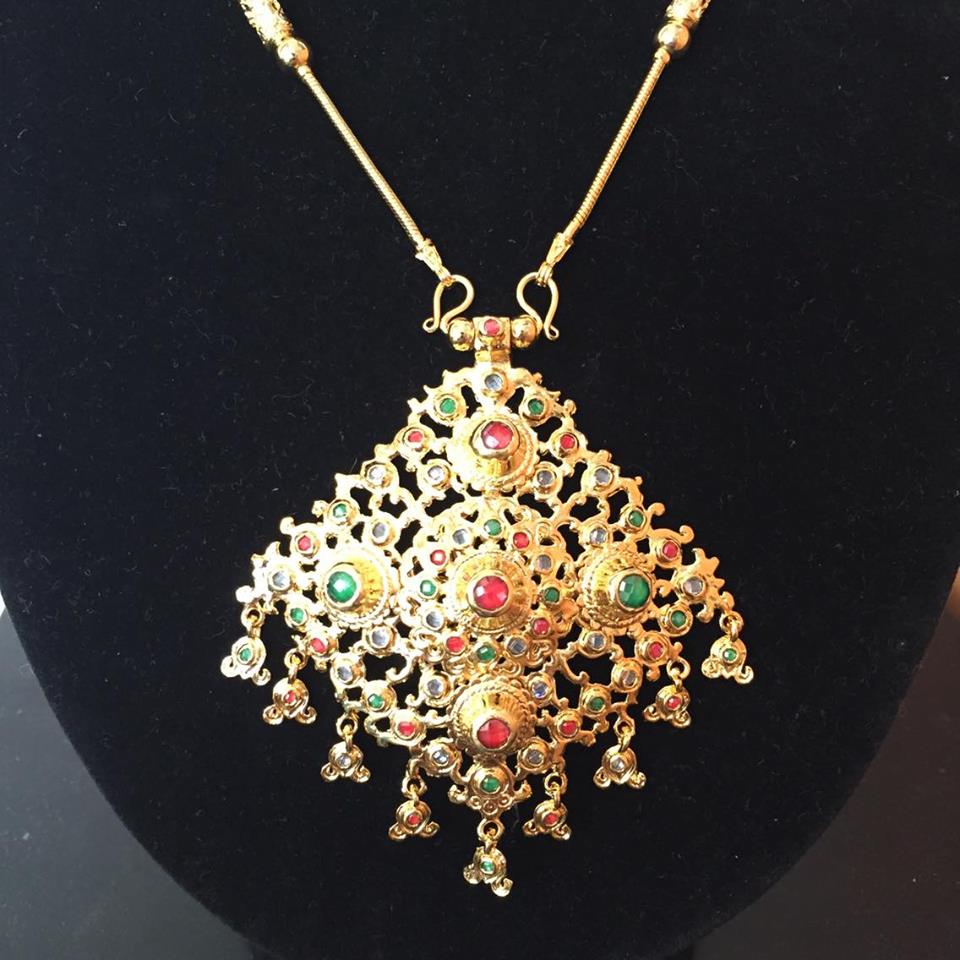 (พร้อมส่ง) เครื่องประดับไทยสร้อยคอ+ต่างหู 034