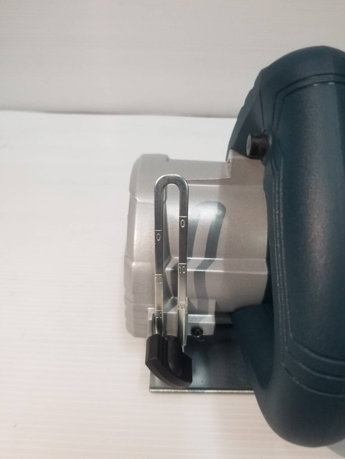 เครื่องตัดหินอ่อน4" GDC140 BOSCH 06013A40K0 แถม 1 ใบ