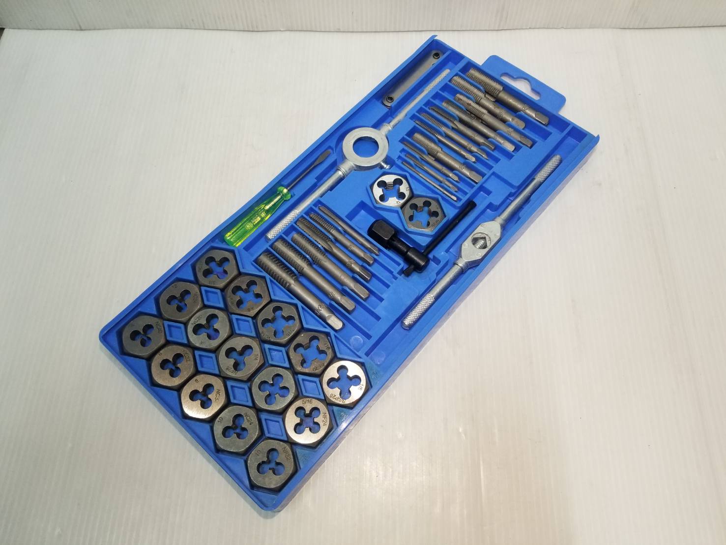 ชุดต๊าปเกลียว 40 ตัวชุด TAP40I SOLID (หุน)