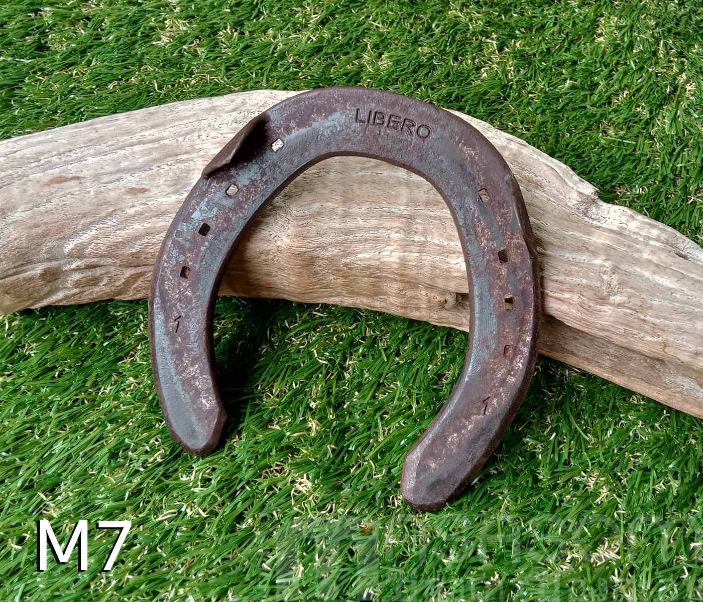 เกือกม้าเก่า วัตถุมงคลนำโชค