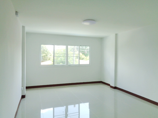 🚩H1143 ให้เช่าทาวเฮ้าส์ใหม่ 3ชั้น มีดาดฟ้า ใกล้รถไฟฟ้าสายสีชมพู สถานีเมืองทองธานี ห่างถนนแจ้งวัฒนะเพียง1 กม.