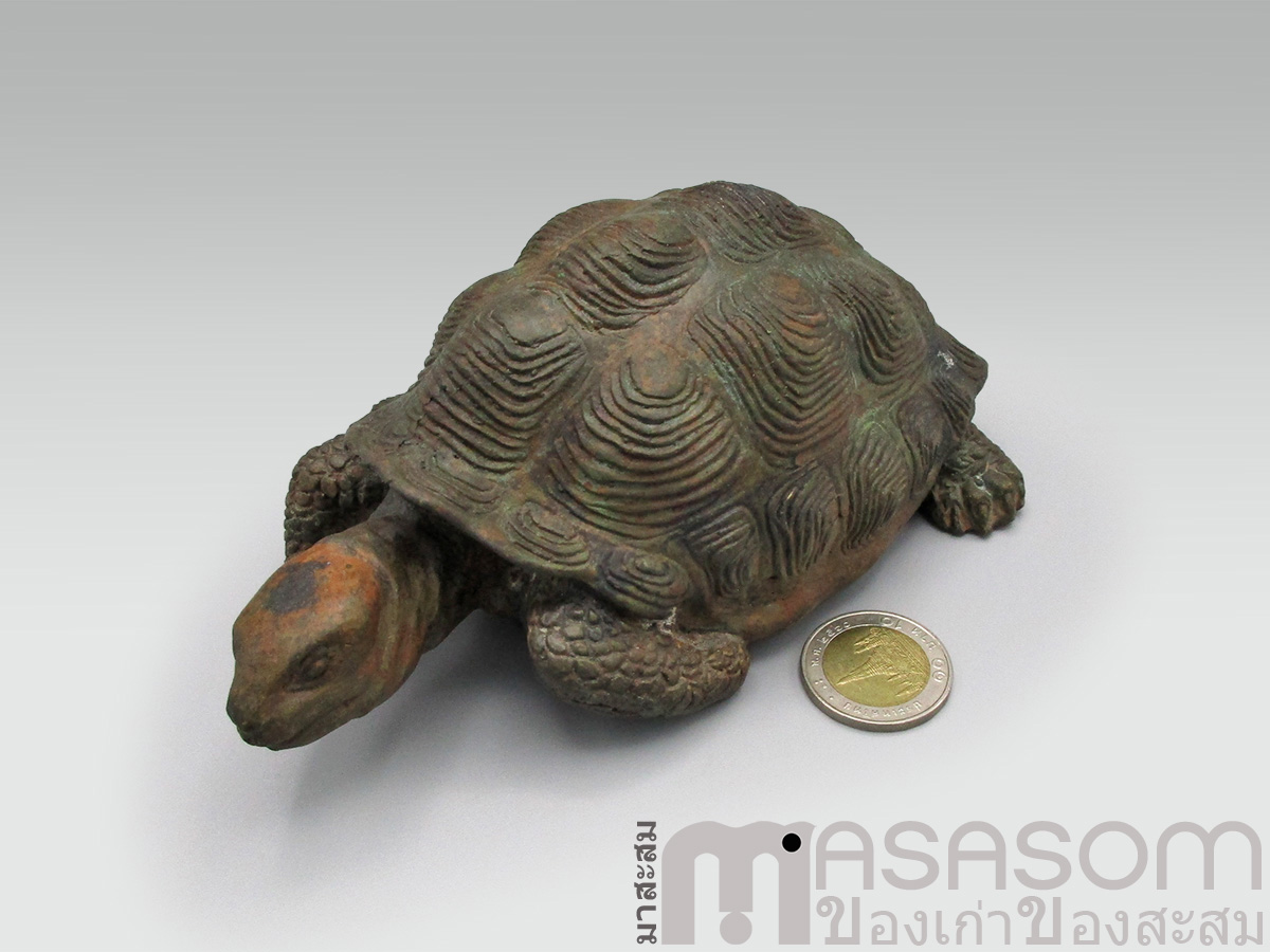 เต่าทองเหลืองรูปปั้น
