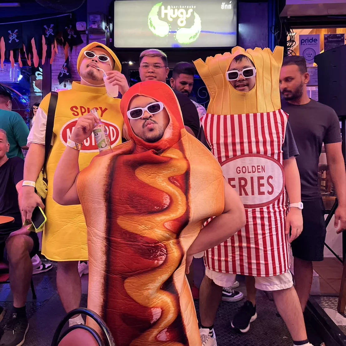 ชุดฮ็อทดอก