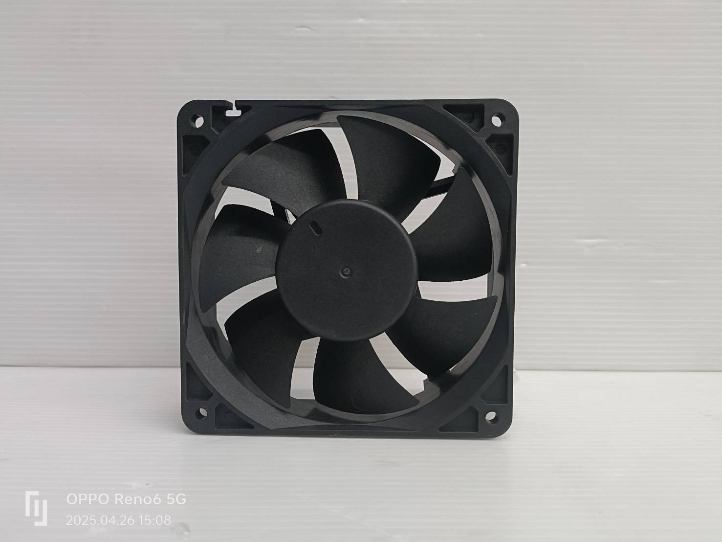 พัดลม24V / 0.30A 4.5" 120*120*40mm. 12038HSL SQGIUN