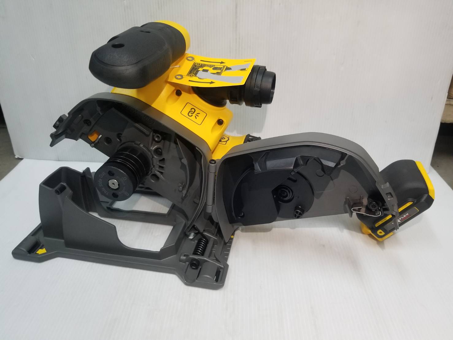 เครื่องเซาะร่องผนัง54V DCG200NT DEWALT