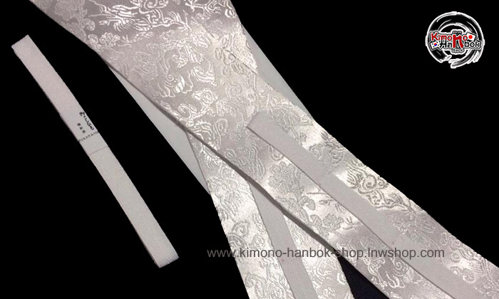 แถมคอชุดญี่ปุ่น สีขาว