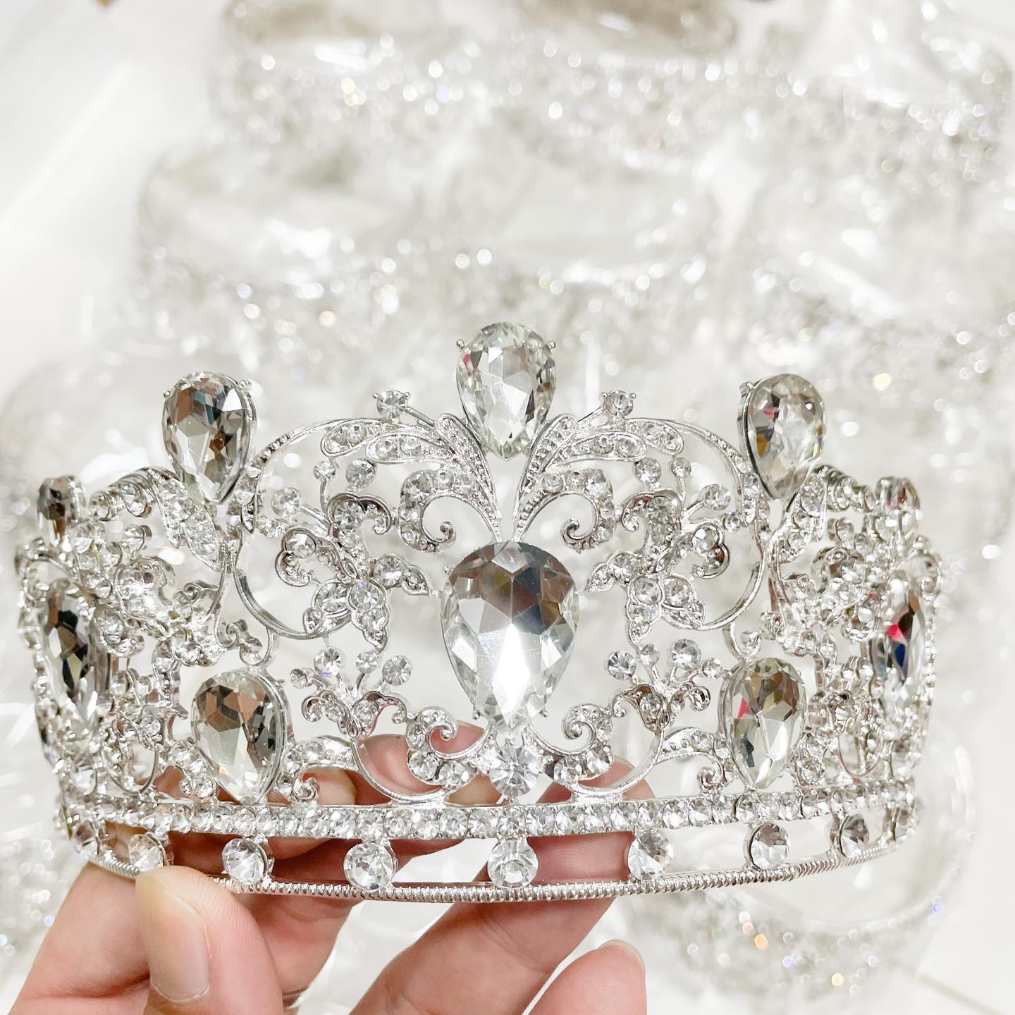 (พร้อมส่ง) เทียร่า 350 สีเงิน งานสวย ปราณีต QCเพชรทุกเม็ด สินค้าพร้อมส่งจากไทย