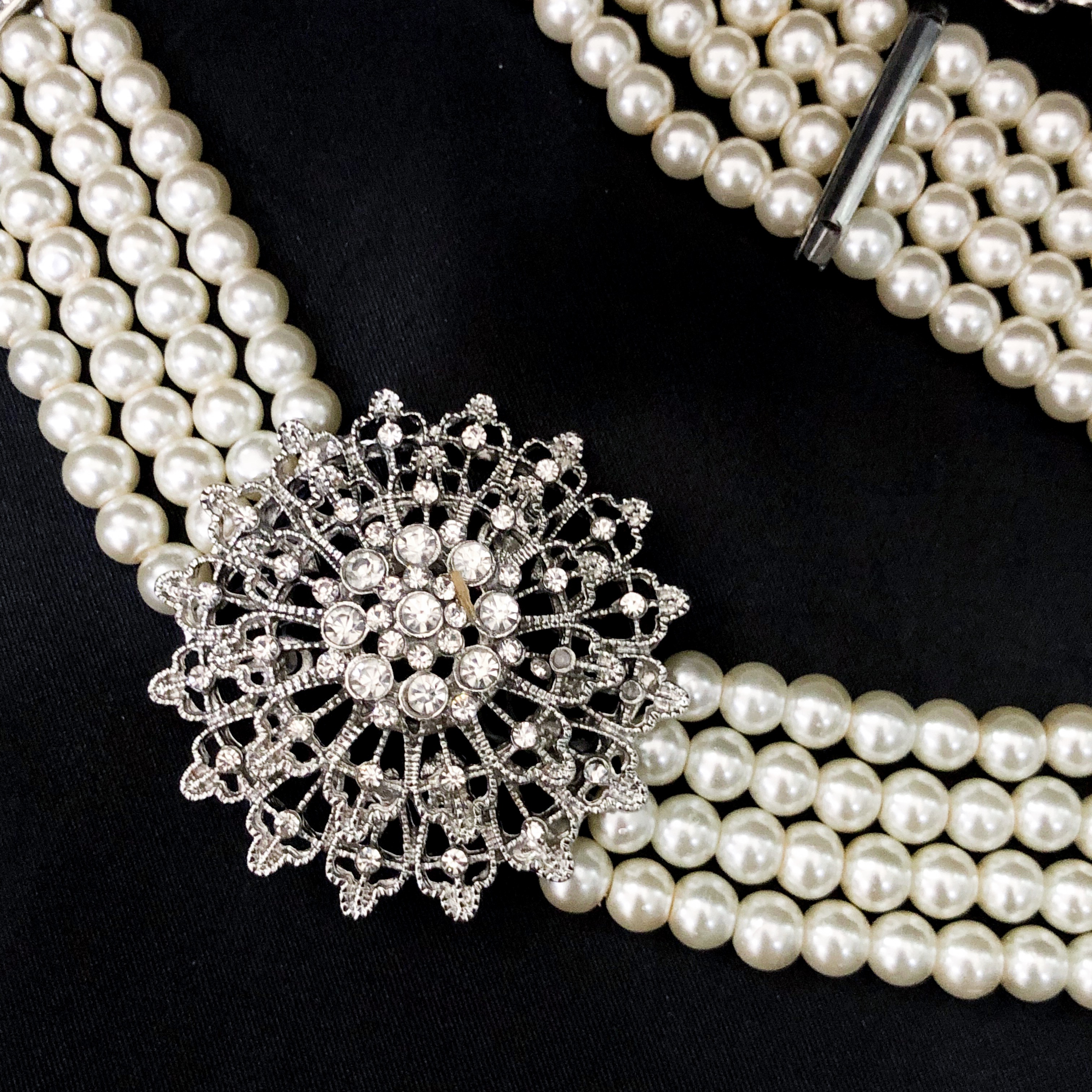 (พร้อมส่ง) เข็มขัดมุก028 สีเงิน