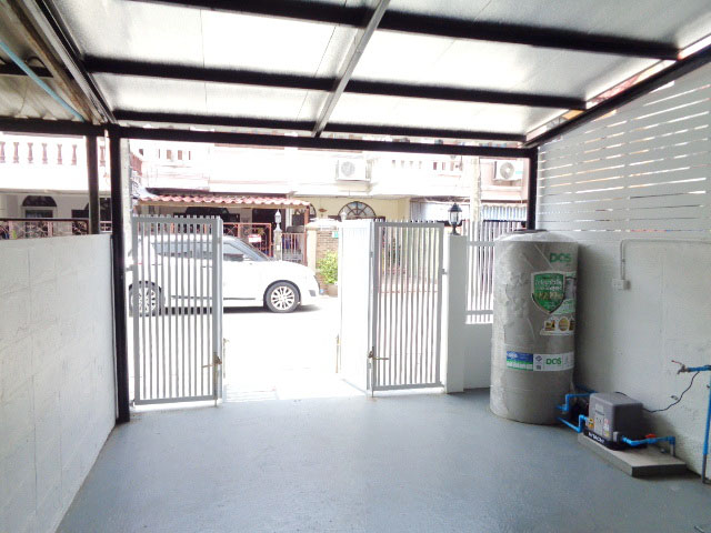 🚩H1254 ขายทาวน์เฮ้าส์ 16 ตารางวา หมู่บ้านเสนาวิลล่า2 ซอยคู้บอน27 แยก50 รีโนเวทใหม่ทั้งหลัง เดินทางสะดวก ใกล้แหล่งชุมชน