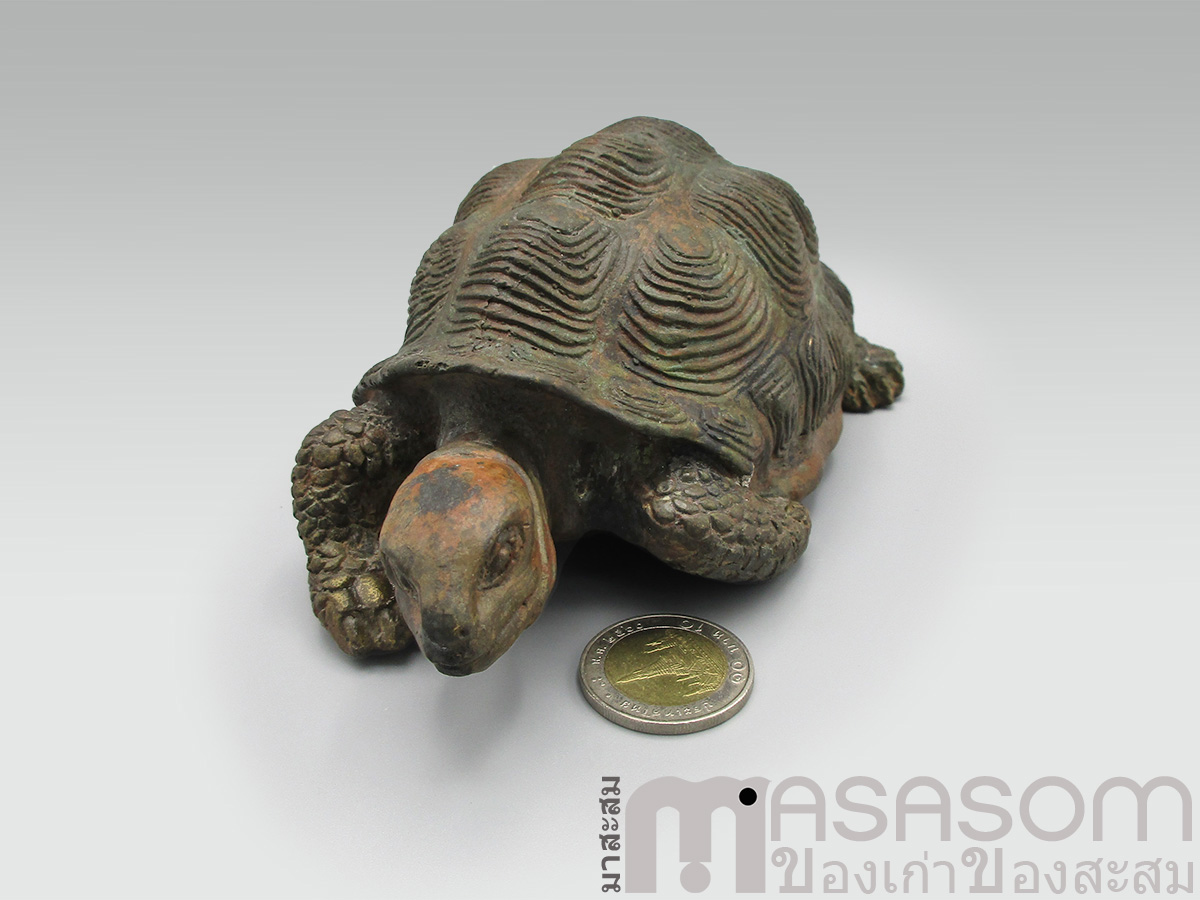 เต่าทองเหลืองรูปปั้น