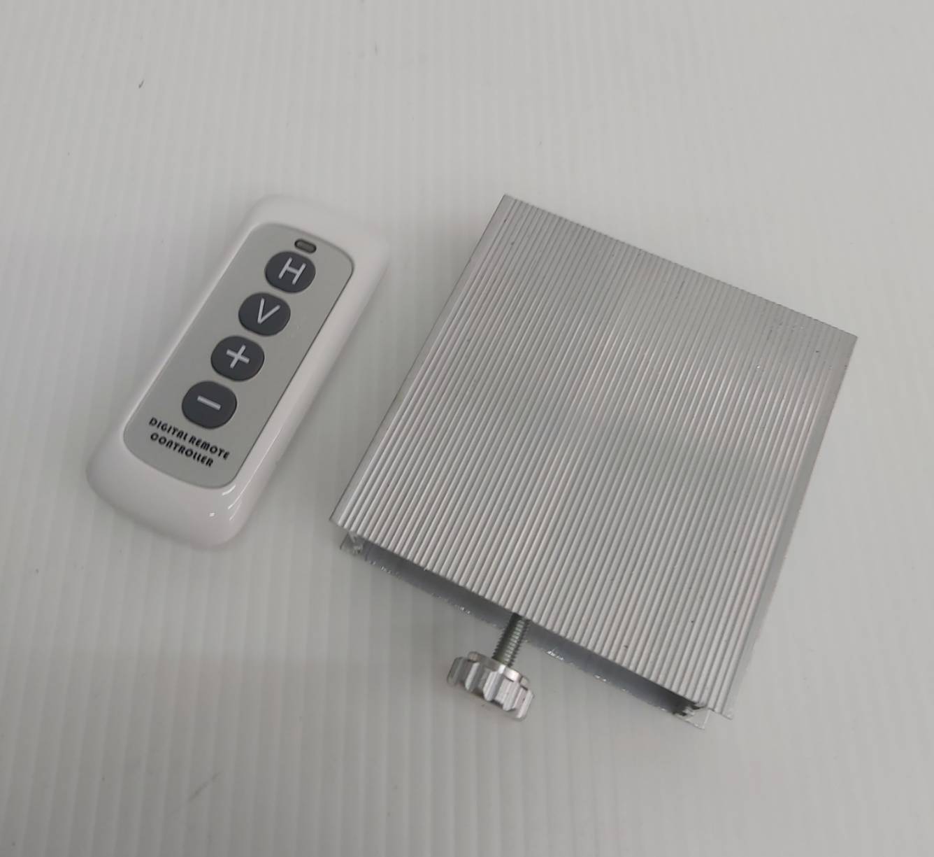 MARATHON WG-16L เครื่องวัดระดับเลเซอร์ แสงสีเขียว 16 เส้น (รวมขาตั้ง)