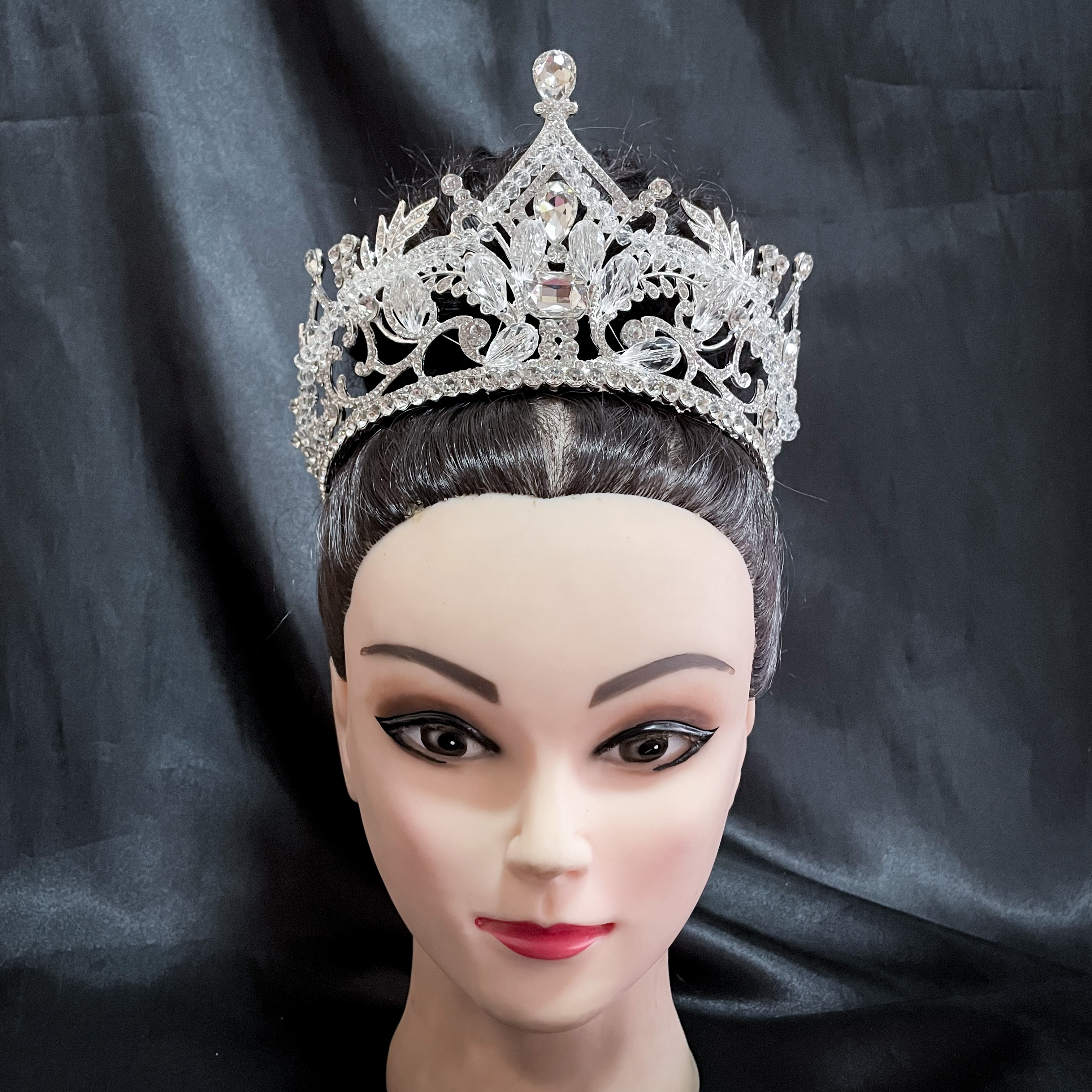 (พร้อมส่ง) เทียร่า 305 สีเงิน มงกุฎนางงาม งานสวย ปราณีต QCเพชรทุกเม็ด สินค้าพร้อมส่งจากไทย