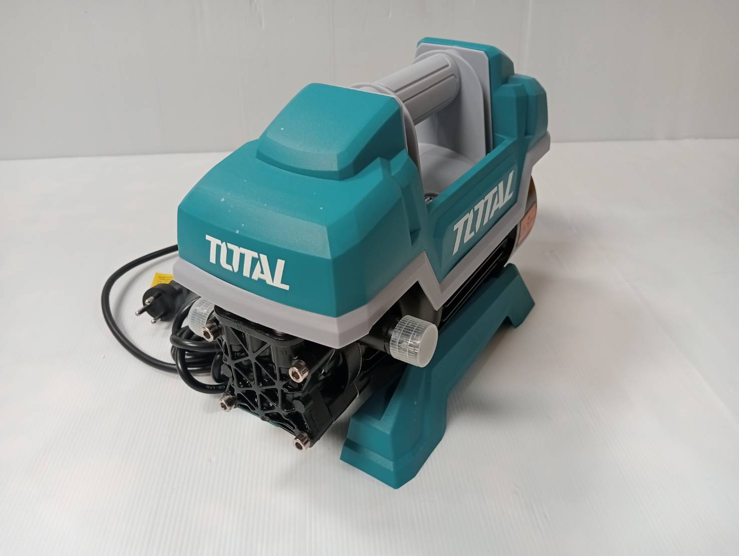 เครื่องฉีดน้ำแรงดันสูง 75 Bar TGTK16135 TOTAL