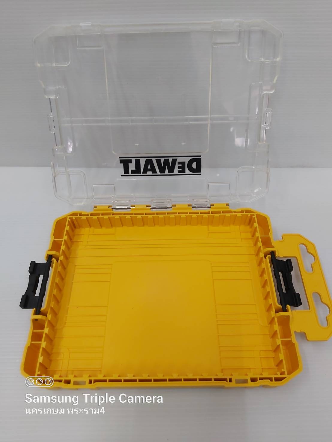 กล่องอุปกรณ์8ช่อง DWAN2190 DEWALT