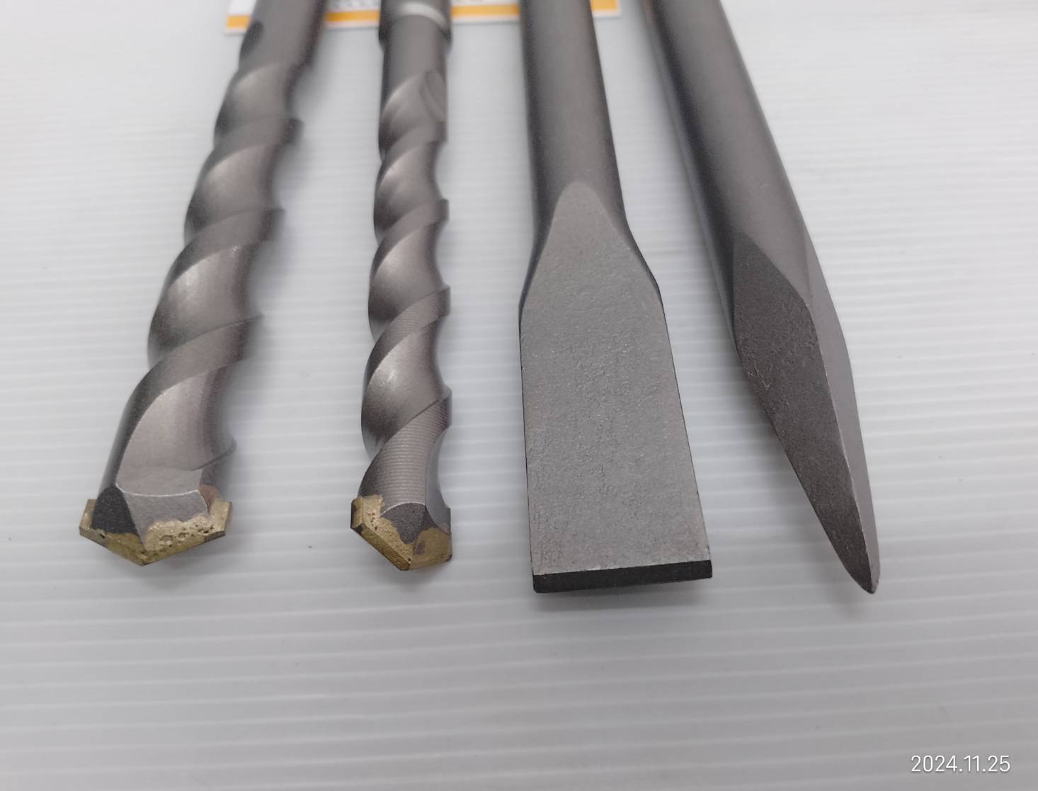 INGCO สว่านโรตารี่ 1600W Chipping Gun SDS-MAX RH1600388