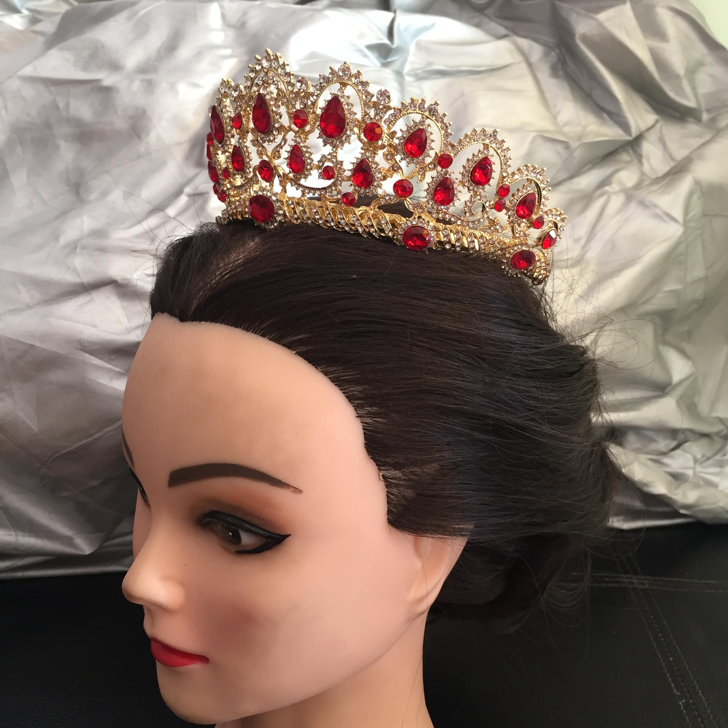 (พร้อมส่ง) เทียร่า 024 สีแดง มงกุฎนางงาม มงกุฎเจ้าหญิง งานสวย ปราณีต QCเพชรทุกเม็ด สินค้าพร้อมส่งจากไทย