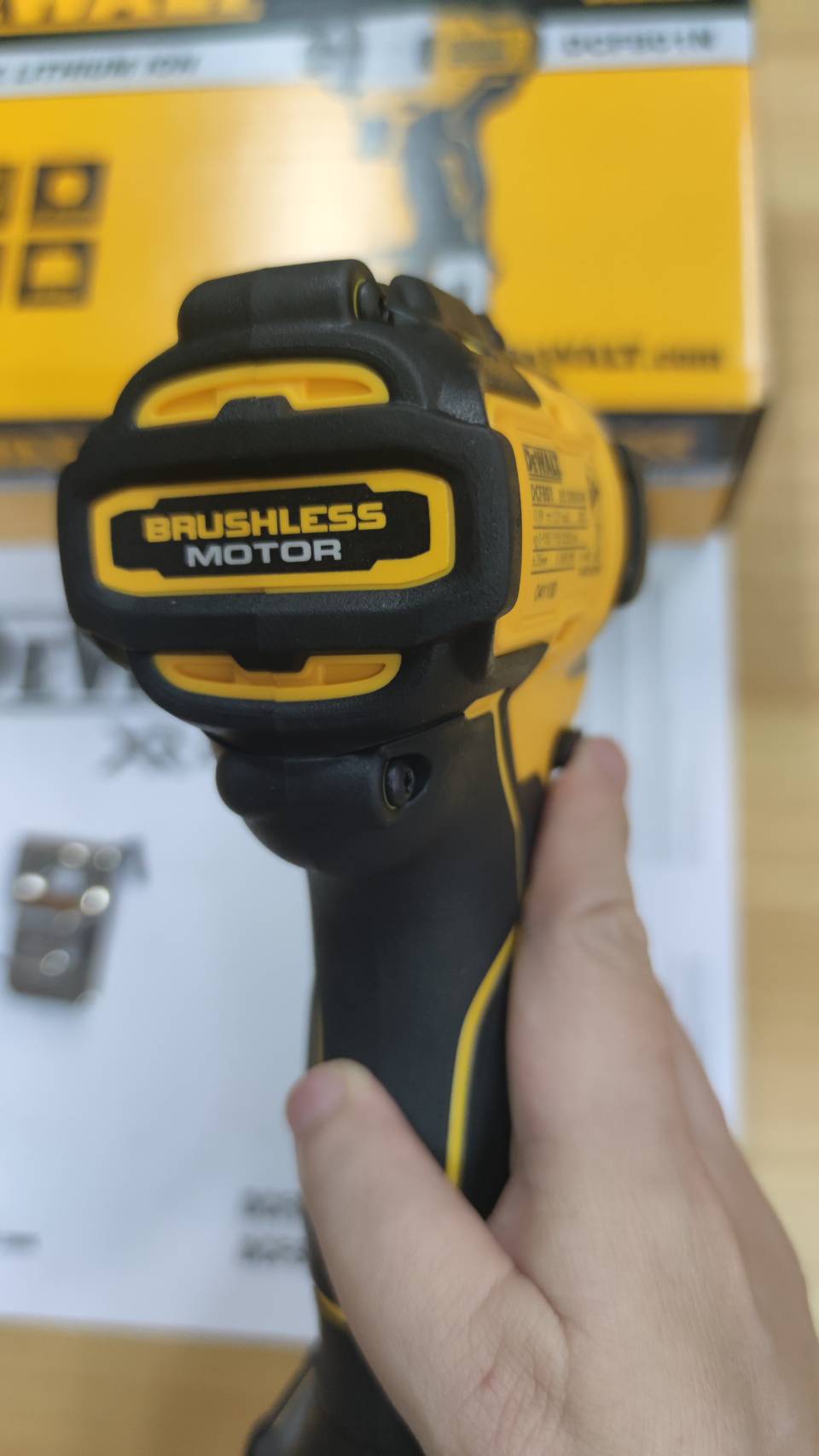 ไขควงกระแทก12V DCF801N DEWALT