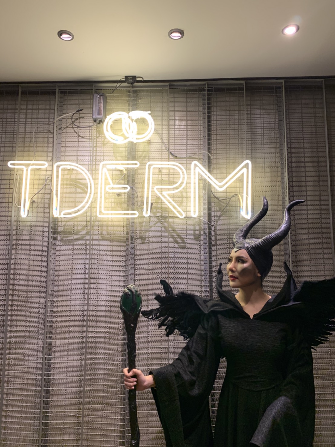 ชุดแม่มดมาเลฟีเซ้นต์