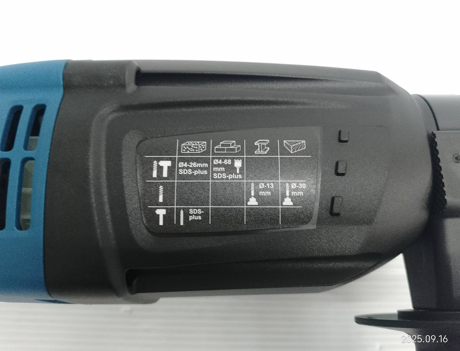 DONG CHENG สว่านโรตารี่ 3ระบบ SDS-PLUS 800W รุ่น DZC05-26B