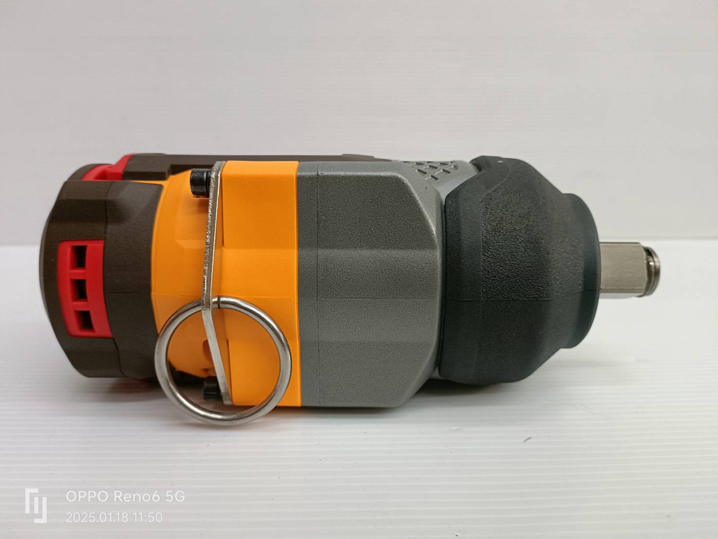 INGCO บล็อกไร้สาย3/4 1350Nm. รุ่น CIWLI20135 ครบชุด