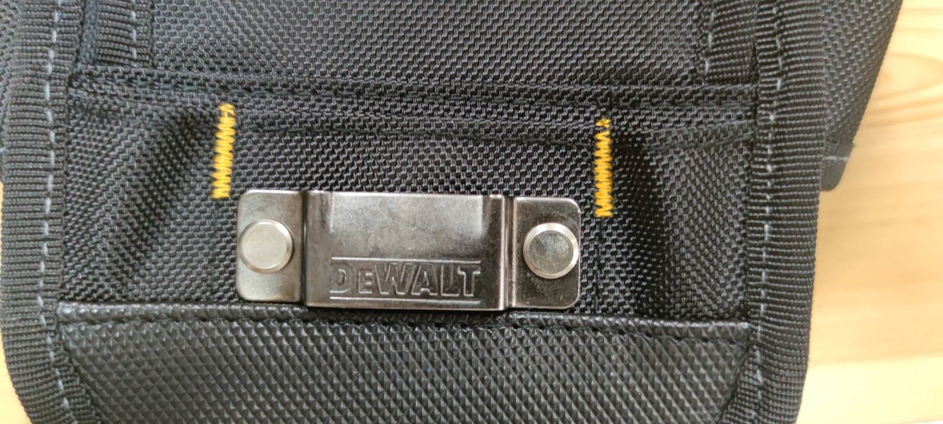 กระเป๋าคาดเอว16ช่อง DWST83484-1 DEWALT