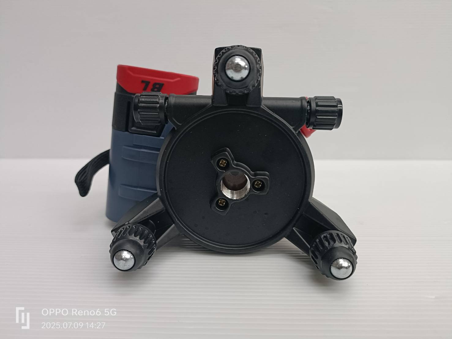 MASARU SMLG-335 เครื่องวัดระดับเลเซอร์แบบแสงสีเขียว 5 เส้น 16.8V (ไม่รวมขาตั้ง)