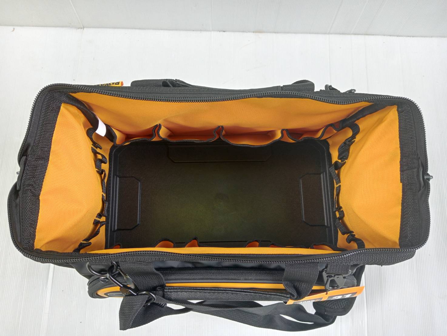 กระเป๋าเครื่องมือช่าง DWST560103-DW100 DEWALT รุ่น 100 ปี