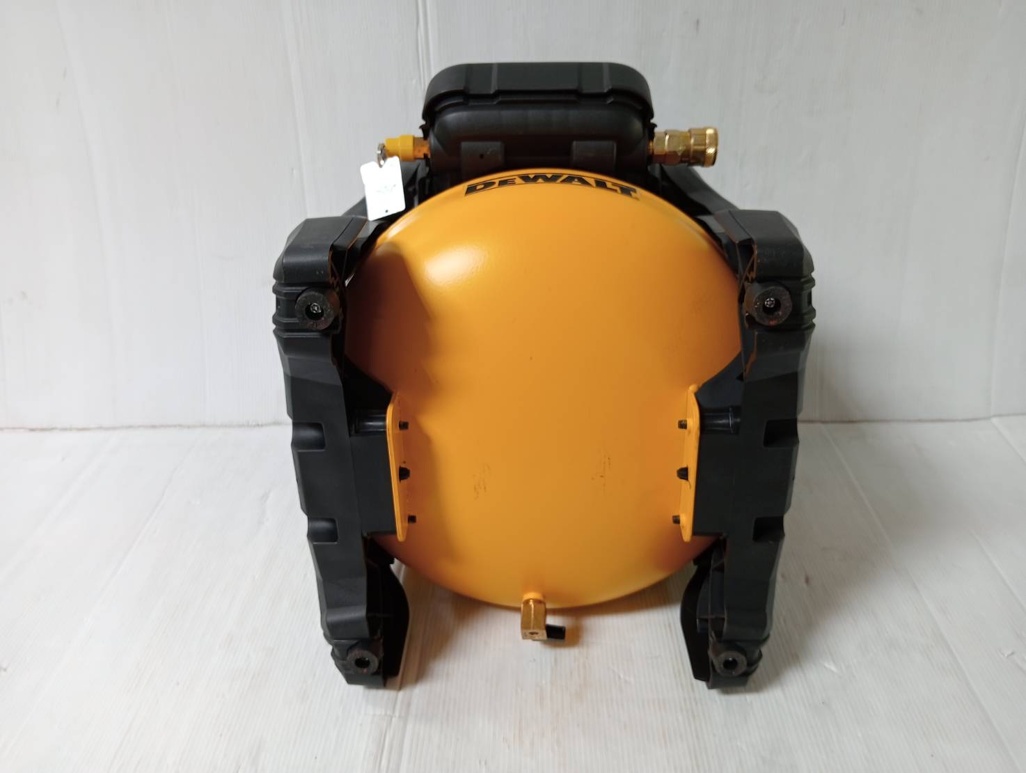 DEWALT รุ่น DCC1020N-KR ปั๊มลมไร้สายไร้แปรงถ่าน 10 ลิตร 20V Max Flexvolt Advantage เฉพาะตัวเครื่อง