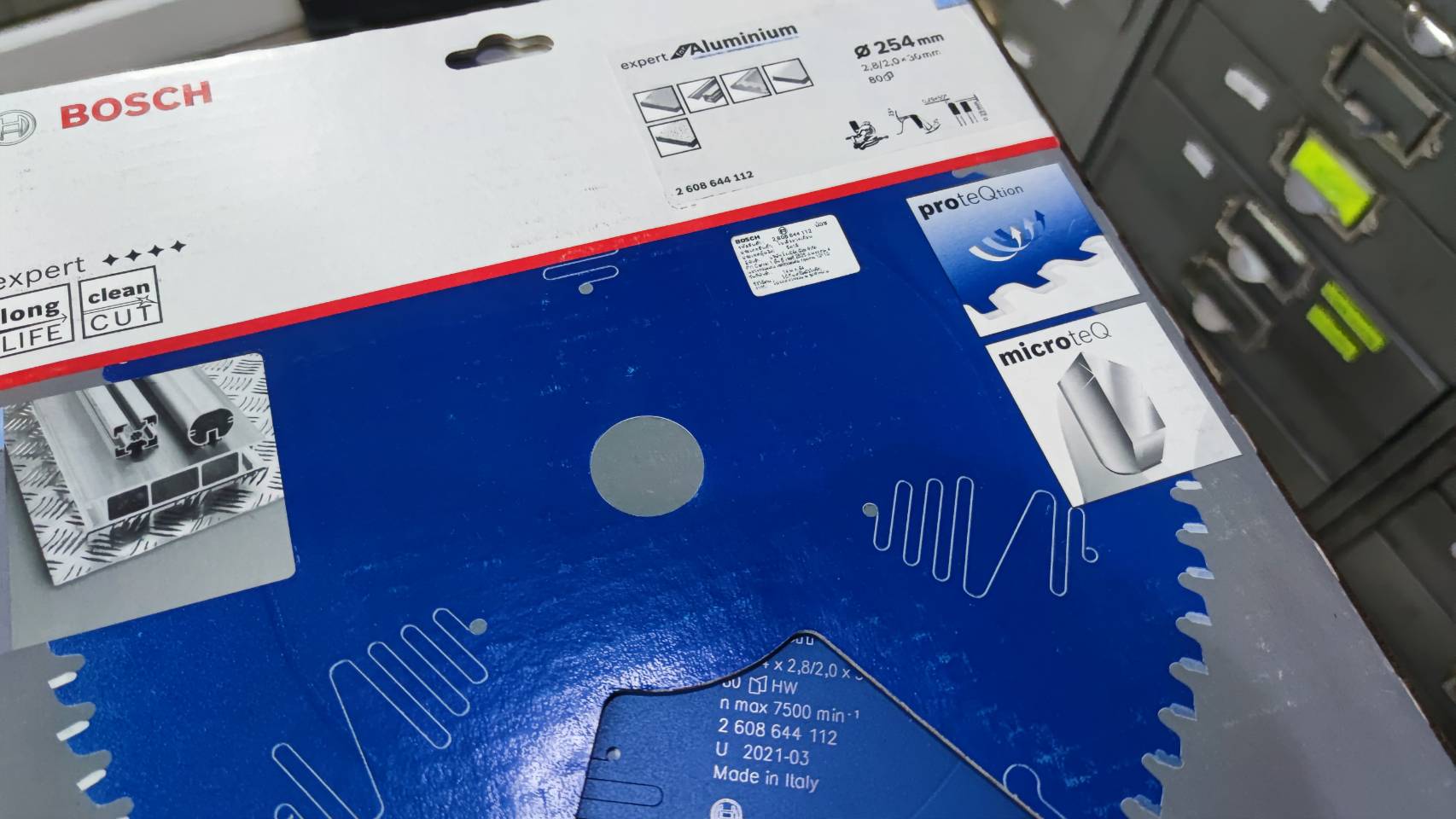 ใบเลื่อยวงเดือน Aluminium 10"x80T BOSCH