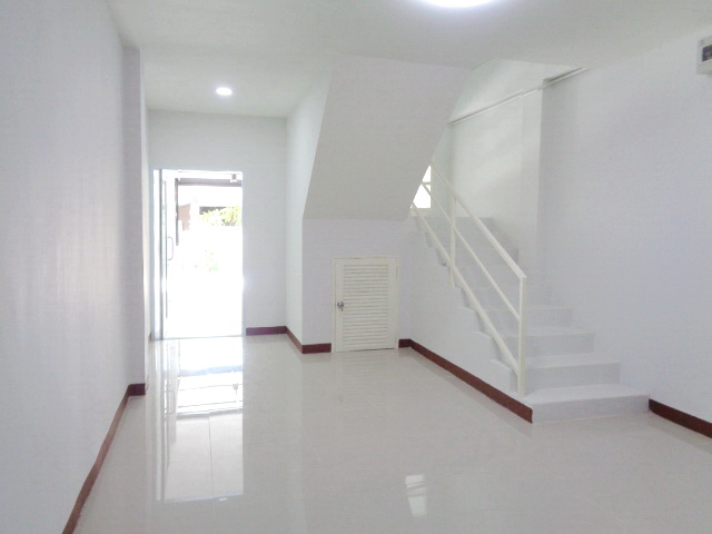 🚩H1143 ให้เช่าทาวเฮ้าส์ใหม่ 3ชั้น มีดาดฟ้า ใกล้รถไฟฟ้าสายสีชมพู สถานีเมืองทองธานี ห่างถนนแจ้งวัฒนะเพียง1 กม.