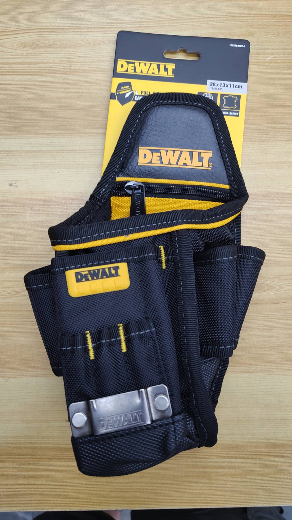 DEWALT กระเป๋าคาดเอวช่างไฟ ขนาด S (16 ช่อง) รุ่น DWST83482-1