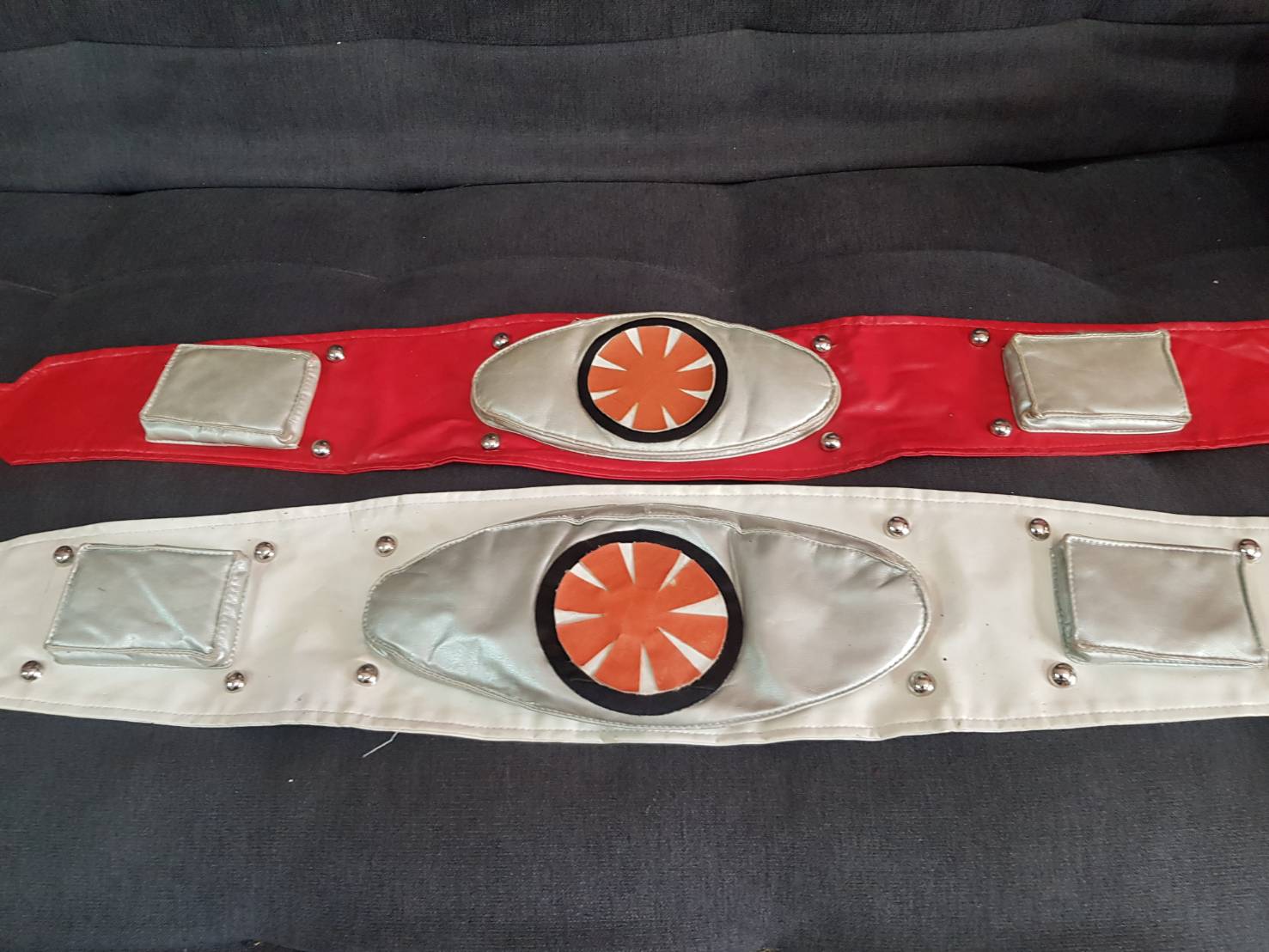 ชุดไอ้มดแดง