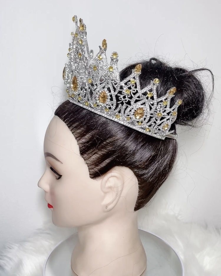 (พร้อมส่งจากไทย) มงกุฏ 115 สีเหลือง มงกุฎนางงาม มงกุฎเพชร มงกุฎประกวด สวยงามอลังการ ฐานมงวงกลมปรับได้ สินค้าพร้อมส่ง ไม่ต้องรอนาน งานพรีเมี่ยม