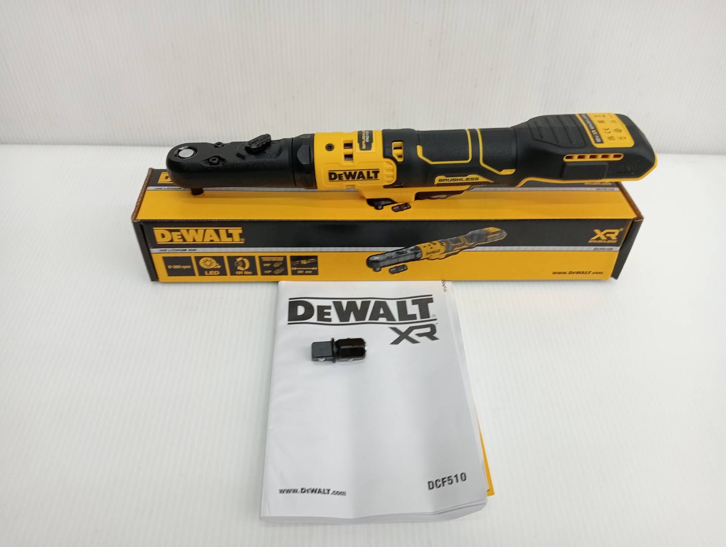 DEWALT รุ่น DCF510N-XJ ประแจไฟฟ้าด้ามฟรีไร้แปรงถ่าน 3/8-1/2 นิ้ว รุ่นหัวปิด (เฉพาะตัวเครื่อง)