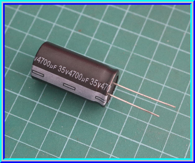 1x คาปาซิเตอร์อิเล็กทรอไลท์ 4700 uF 35V