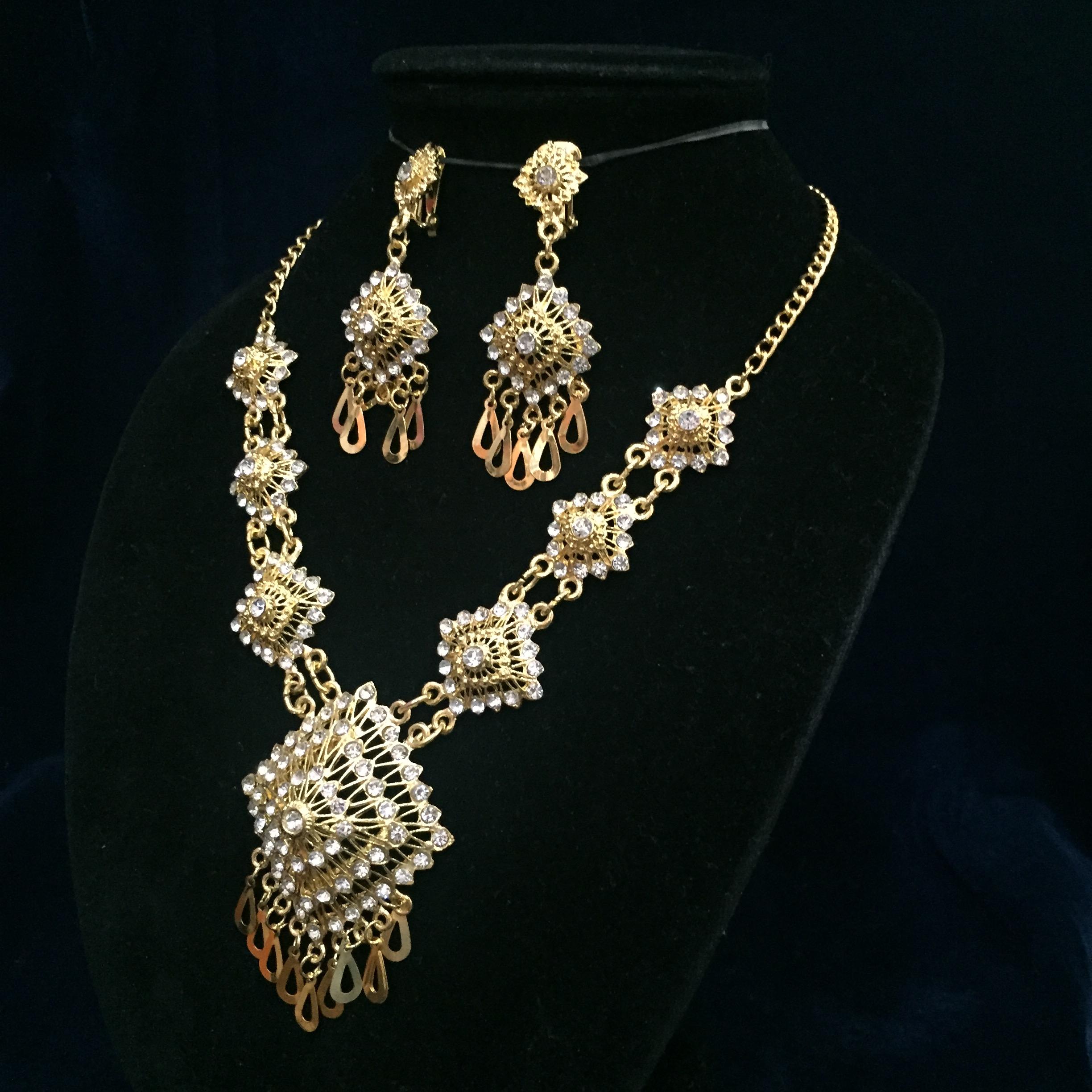 (พร้อมส่ง) เครื่องประดับไทยสร้อยคอ+ต่างหู 042