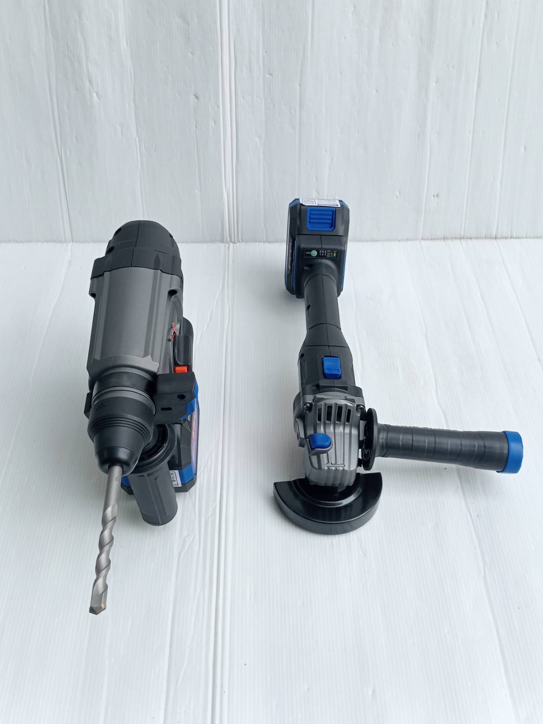 TEXUS BULL รุ่น TX-8222 ชุดสว่านโรตารี่และเจียรมือไร้สาย20V.พร้อมแบตเตอรี่ x6.0Ah 2 ก้อน