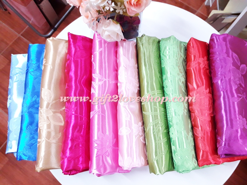 ผ้าแพรรับไหว้ แพตเกจชะลอมจุก คละสี