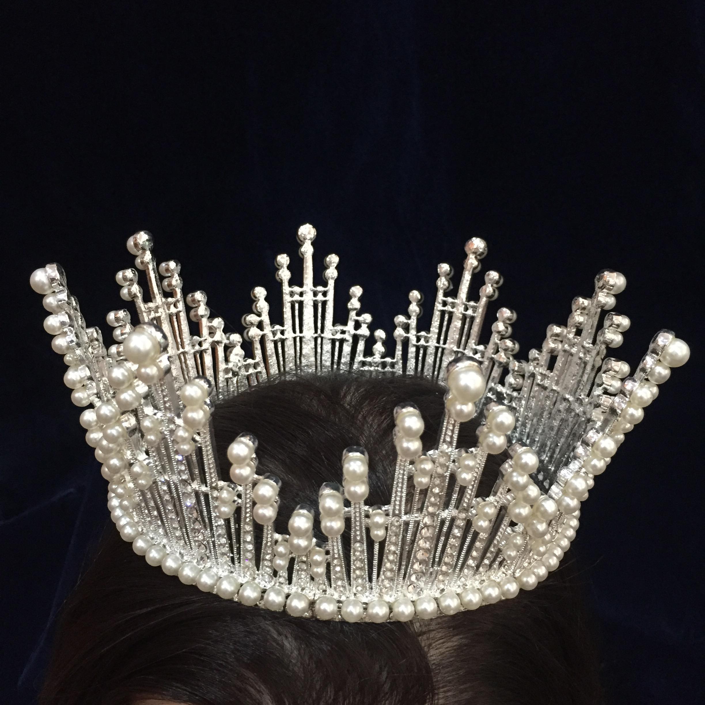 (พร้อมส่ง) มงกุฎ 037 สีเงิน มงกุฎนางงาม มงกุฎประกวด งานสวย งานคุณภาพ