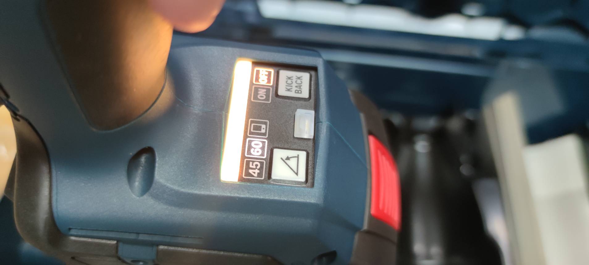 สว่านกระแทกไร้สาย GSB18V-150C BOSCH SOLO