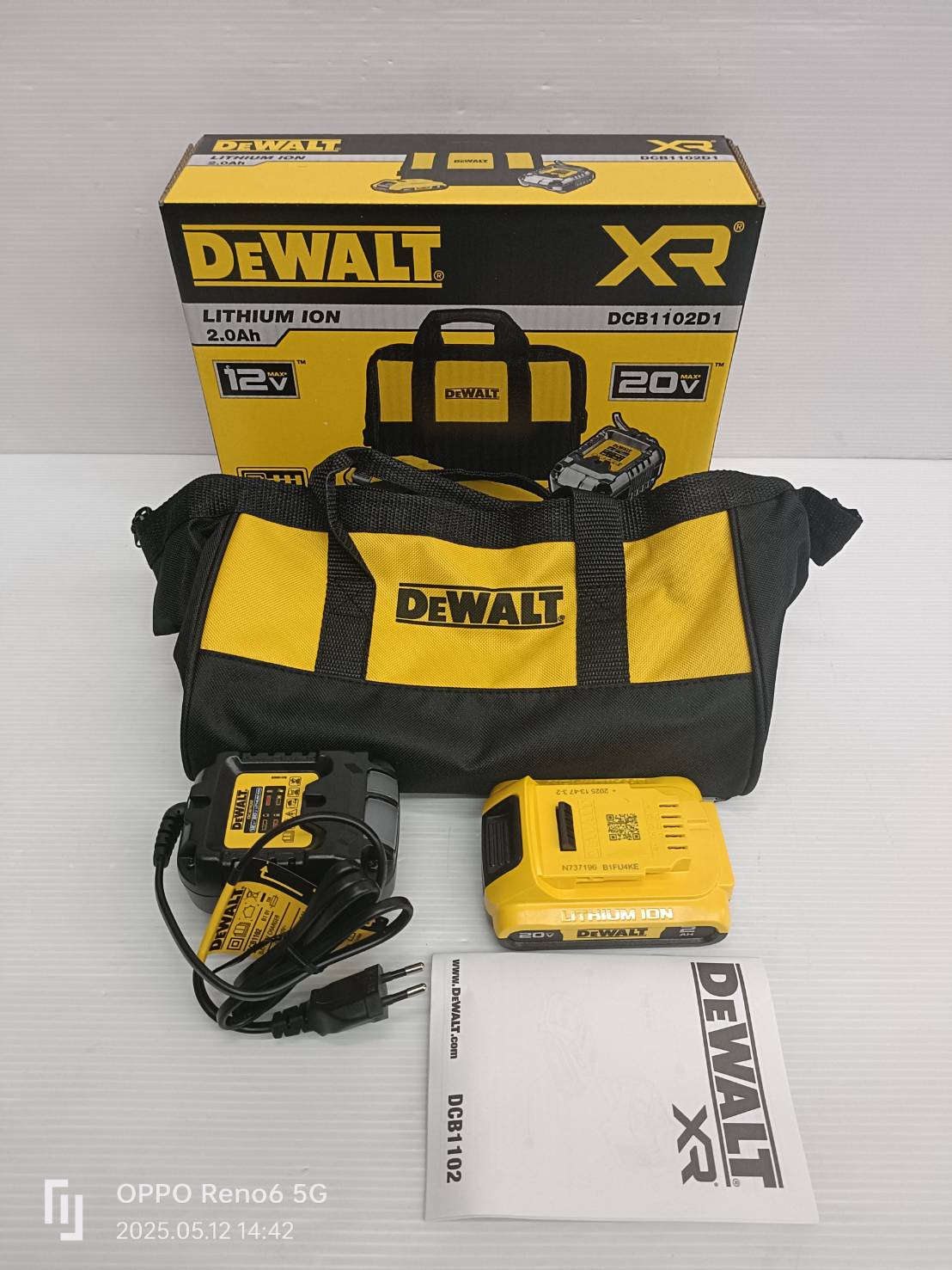 DEWALT ชุดเซตแบตเตอรี่ DCB1102D1-B1
