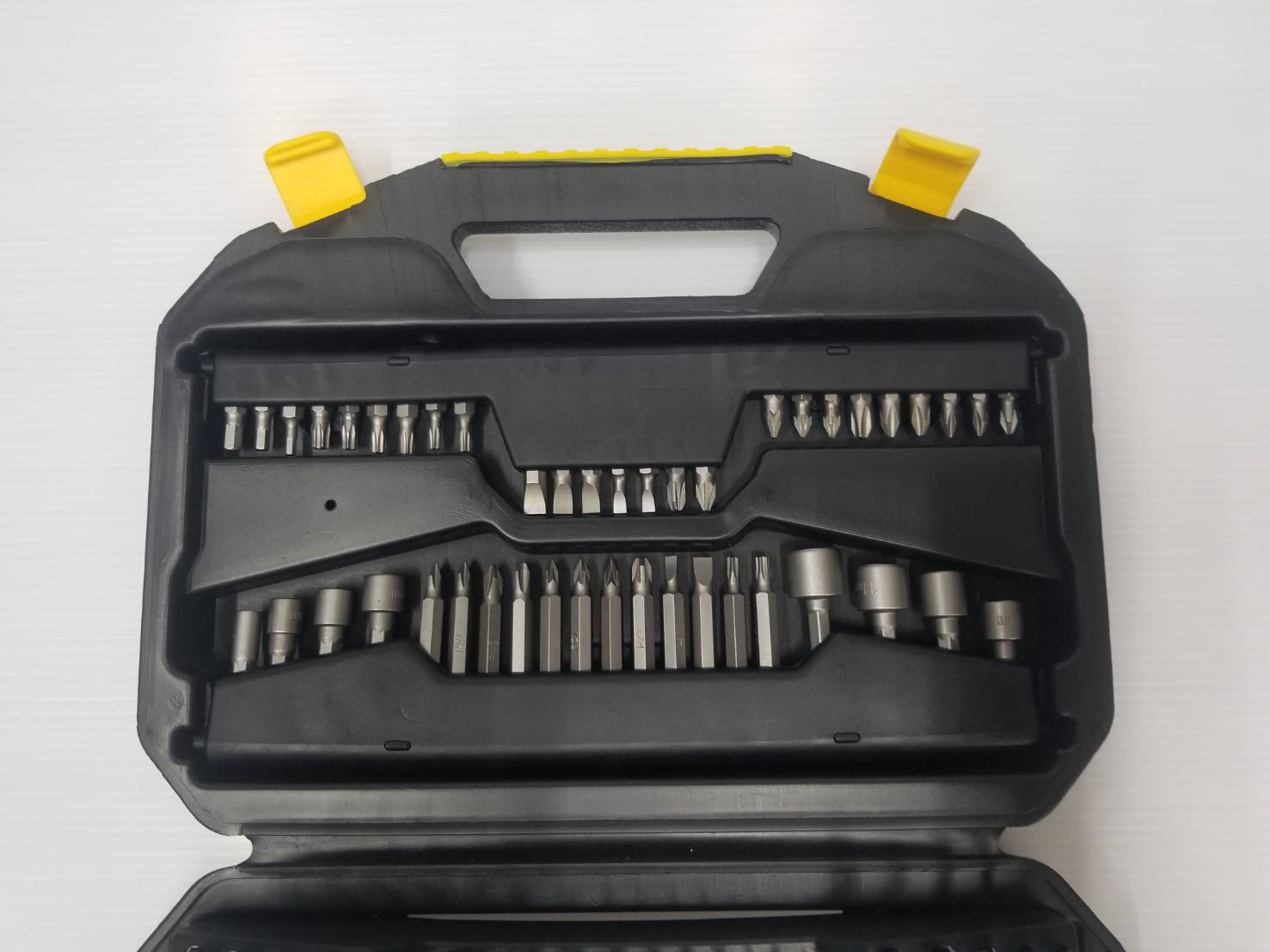 ชุดเครื่องมือ70ชิ้น STA7184-XJ STANLEY