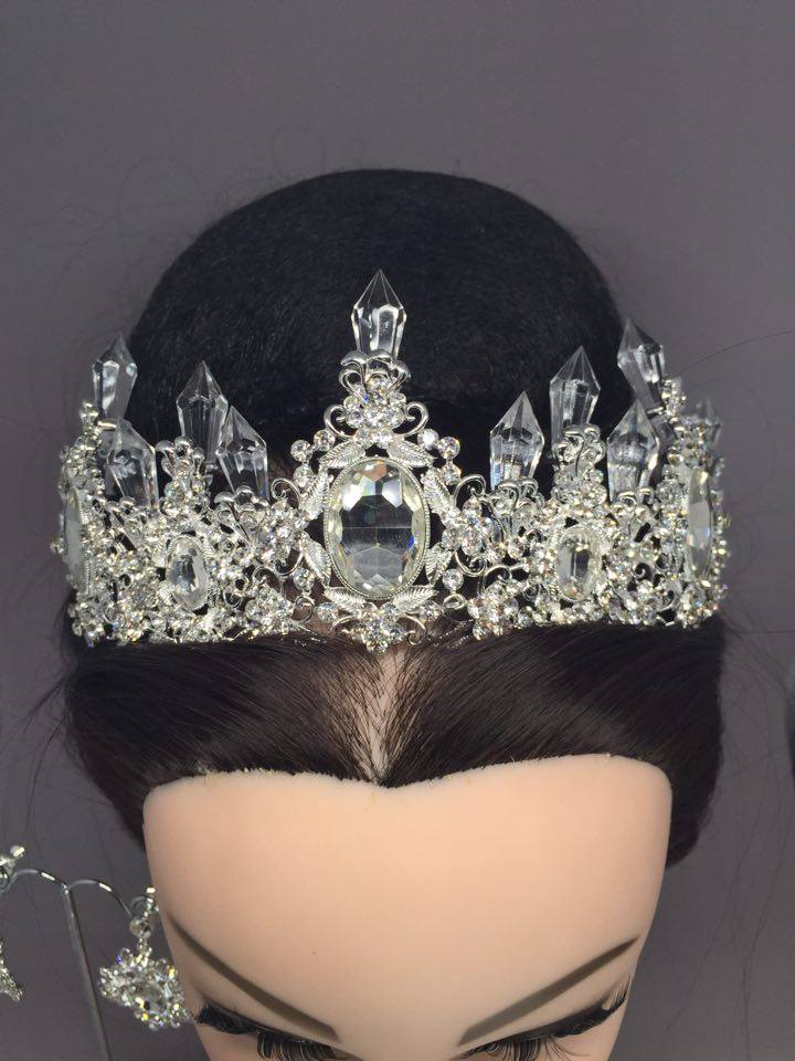 (พร้อมส่ง) เทียร่า 041 สีทอง เทียร่า+ต่างหูหนีบ มงกุฎนางงาม มงกุฎเจ้าหญิง งานสวย ปราณีต QCเพชรทุกเม็ด สินค้าพร้อมส่งจากไทย