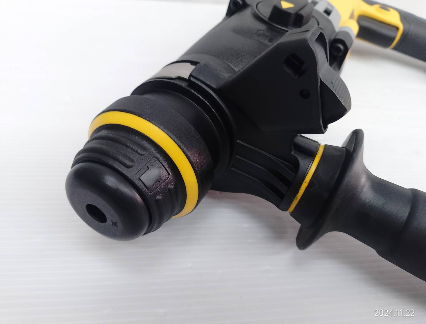 DEWALT สว่านโรตารี่ 3 ระบบ 28 มิล รุ่น D25143KA