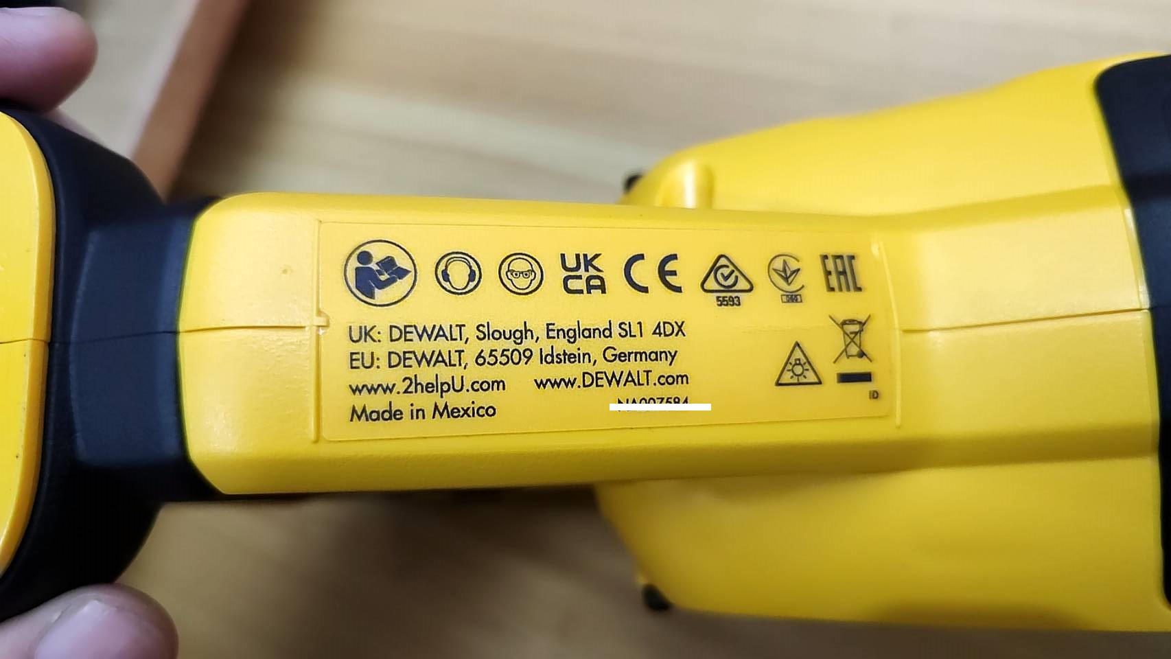 DEWALT เลื่อยชักไร้สาย ไร้แปรงถ่าน 18V(20V Max) เฉพาะตัวเครื่อง รุ่น DCS382N