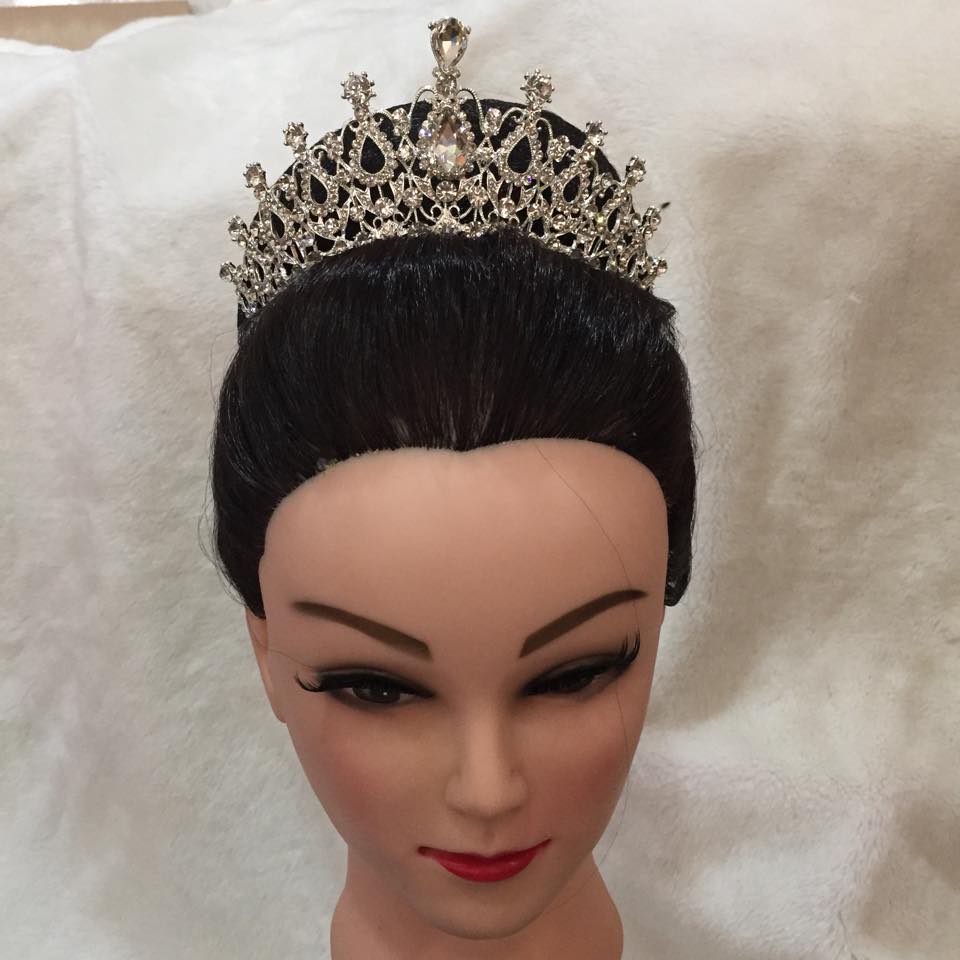(พร้อมส่ง) เทียร่า 004 สีเงิน มงกุฎนางงาม มงกุฎเจ้าหญิง งานสวย ปราณีต QCเพชรทุกเม็ด สินค้าพร้อมส่งจากไทย