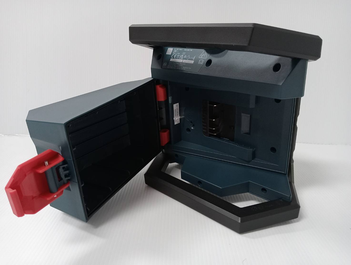 ไฟฉายไร้สาย GLI18V-1200C BOSCH Solo