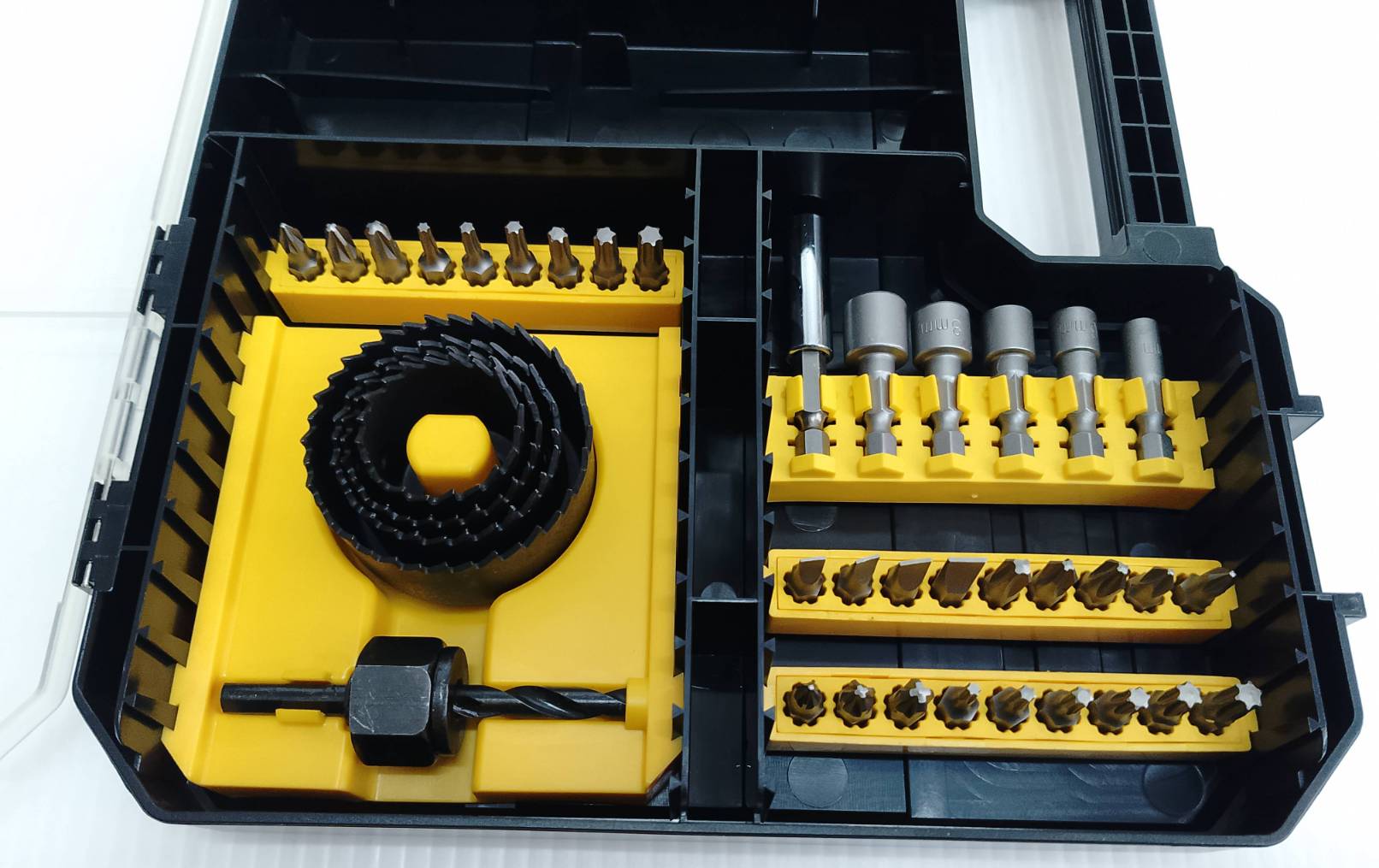 ชุดดอกสว่านและดอกไขควง 100 ชิ้น DT71569 DEWALT